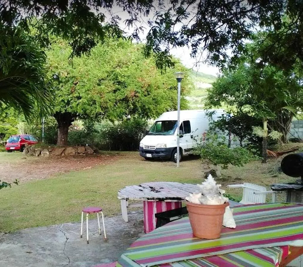 Pleasant Apartment In La Savane With Garden & Mountain View Grand Case