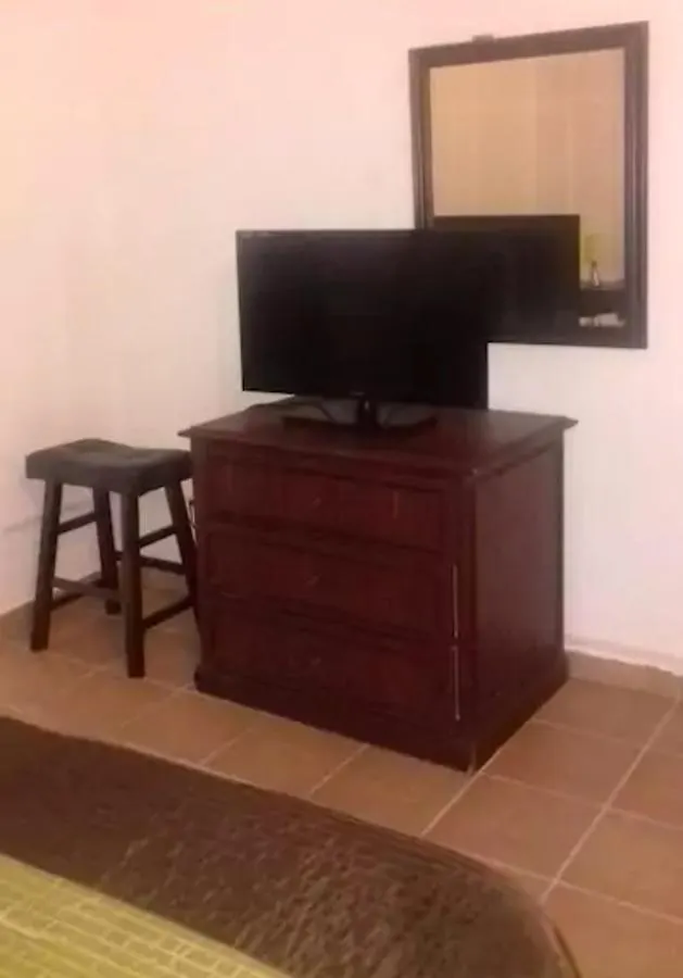 Pleasant Apartment In La Savane With Garden & Mountain View Grand Case