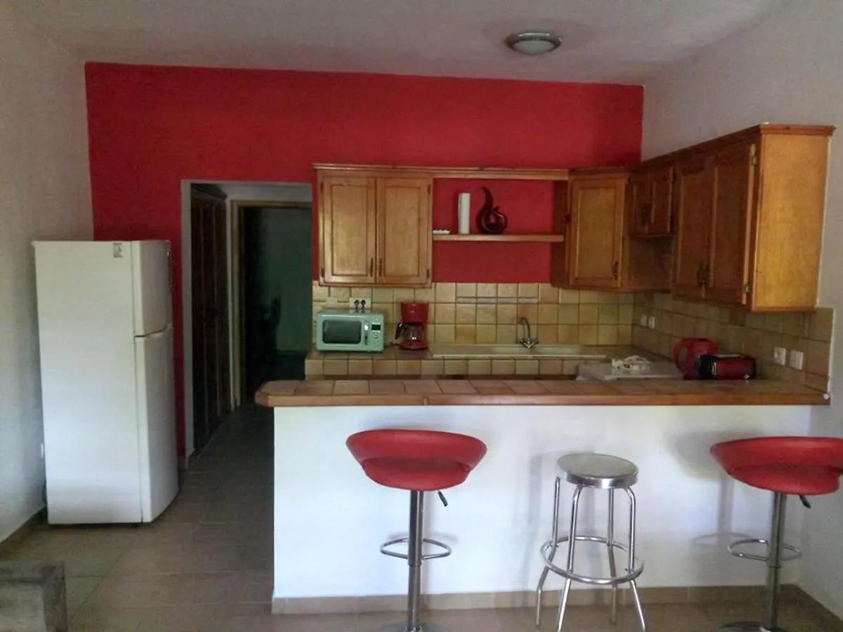Pleasant Apartment In La Savane With Garden & Mountain View Grand Case
